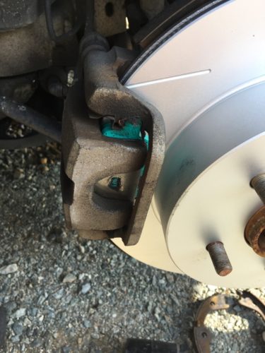 リアローターとブレーキパットを交換しました【フェアレディZ】