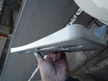 ナンバープレートホルダーをホワイトパール３Pに塗装しました【フェアレディZ/Z33】